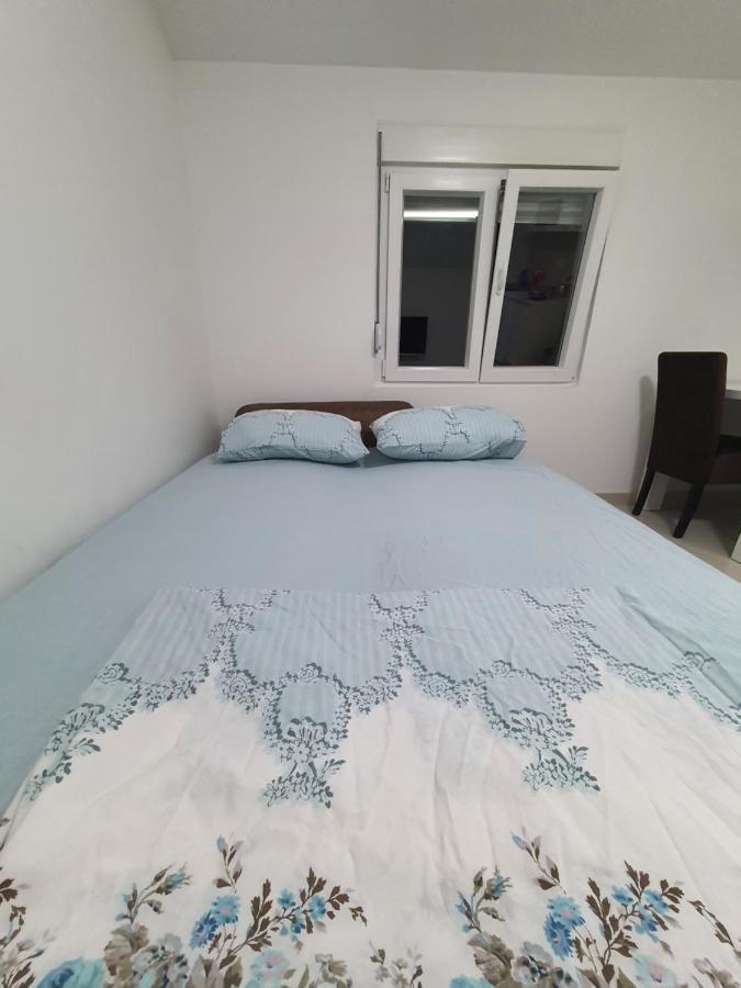 Apartman Tolosi 2 Podgorica Exterior foto